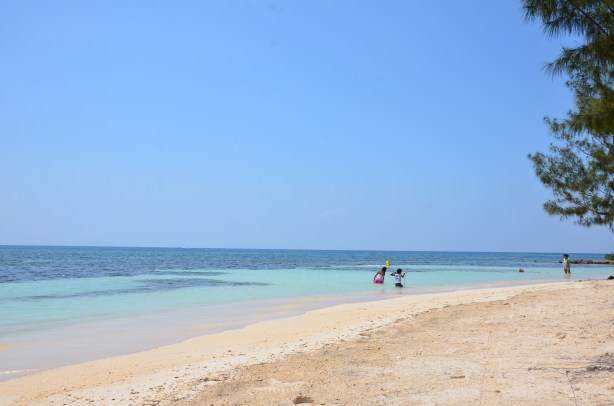 Utila public beach